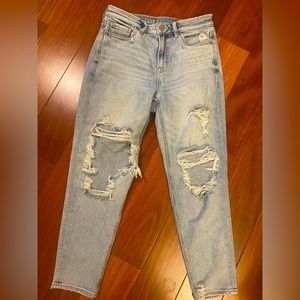 American Eagle Mom Jean Size 0. Stretches